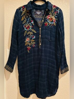 Johnny Was Navy Labelled Workshop Top with Red Trim